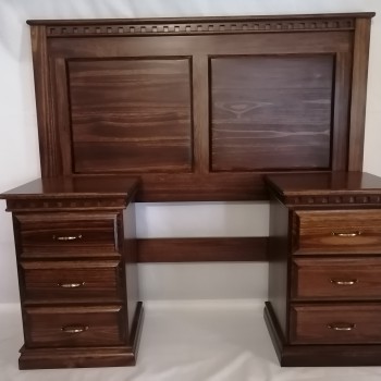 bedroom set  with castling in saligna with ven brown finish