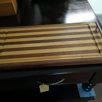 carving board in solid wood with handles